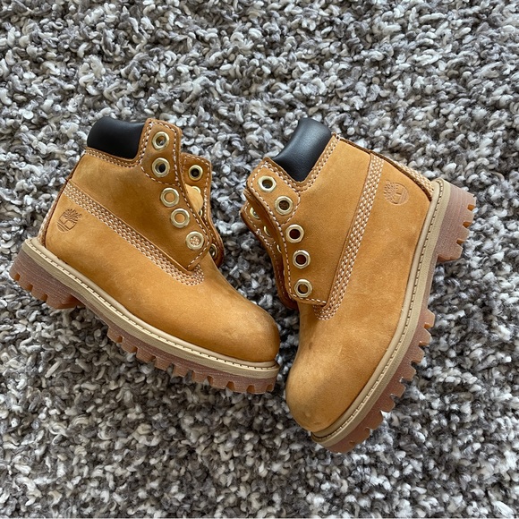 Timberland 6 inch Wheat Nubuck Toddler Boots 6 - Picture 3 of 6